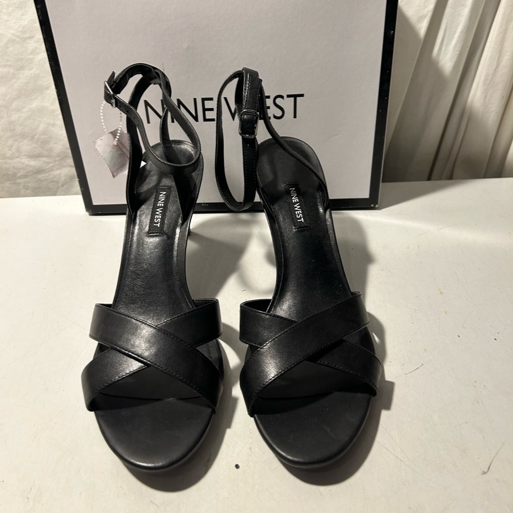 Nine West black leather sandals with ankle straps 2.5” heels size 11 NWT